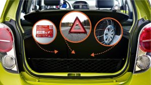 Scopri di più sull'articolo Cosa tenere in auto: dotazioni obbligatorie e accessori utili